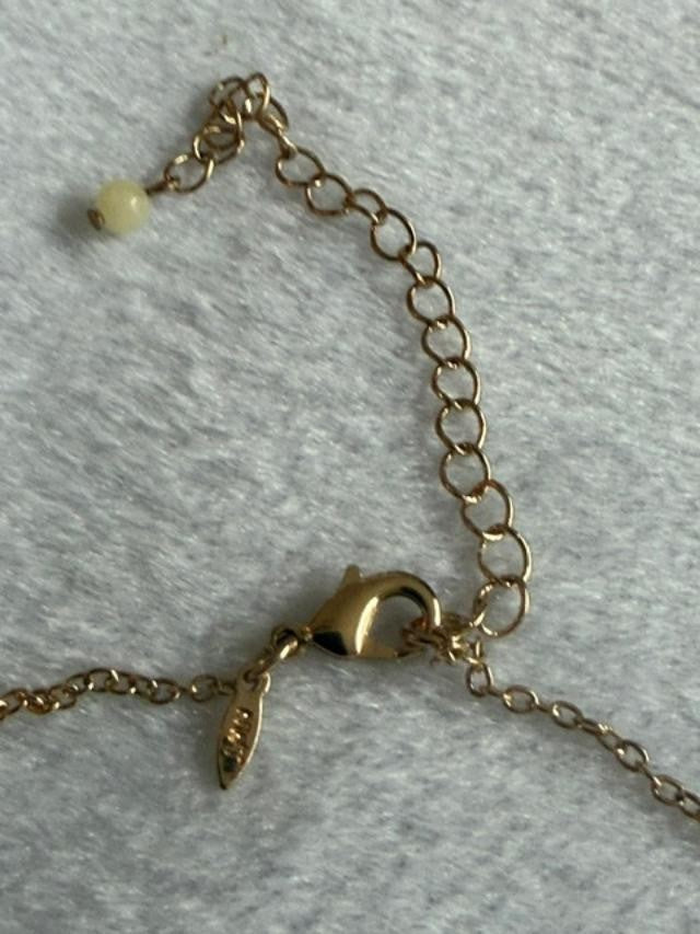 Avon Gold Tone Openwork Lotus Flower Pendant Necklace Blue Bead NWT 20"