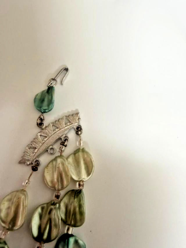 A multi-strand faux mother-of-pearl / shell-look bead necklace, costume 18 inch