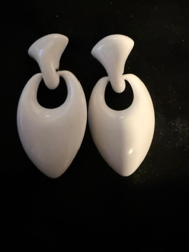 Vintage White Lucite Dangle Clip On Earrings Mod Statement 3 Inch