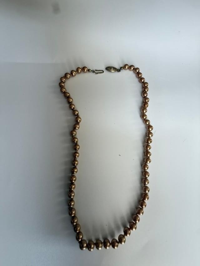 gold pearl necklace