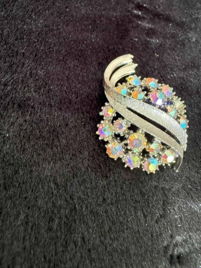 Vintage ART Aurora Borealis Rhinestone Brooch, 1950s
