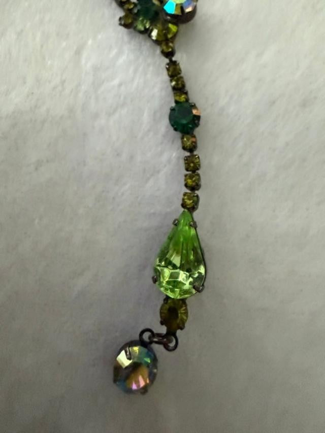 Tiara Misu signed green rhinestone crystal Y-drop lariat necklace