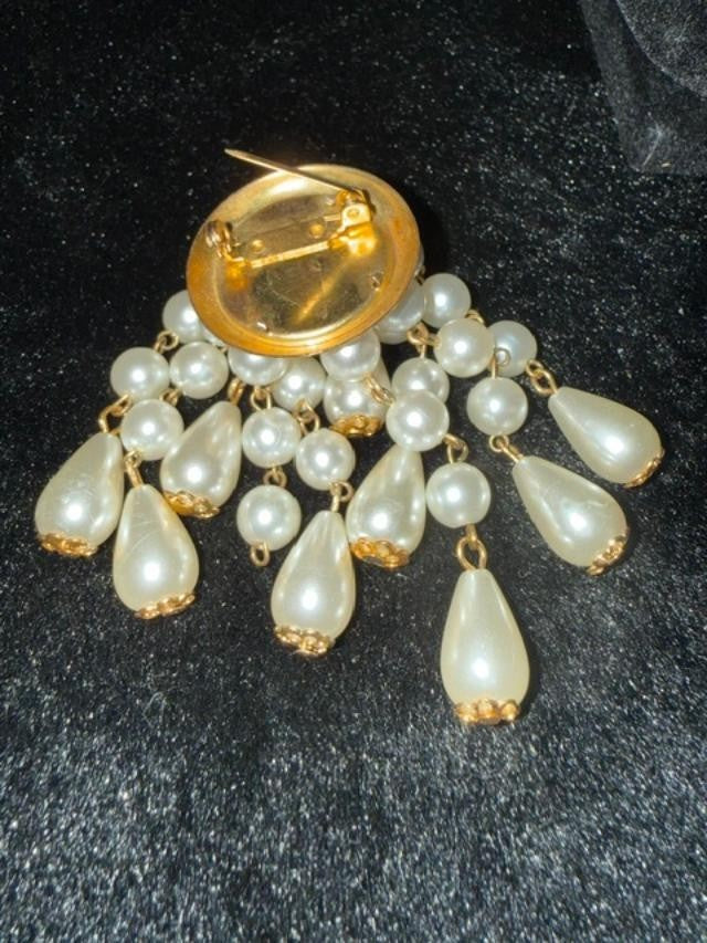 Vintage Faux Pearl Chandelier Cascading Waterfall Dangle Brooch Gold Tone