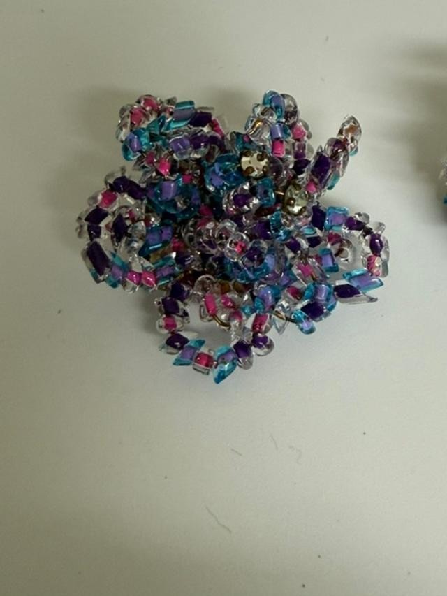 vintage handmade beaded flower clip-on earrings.