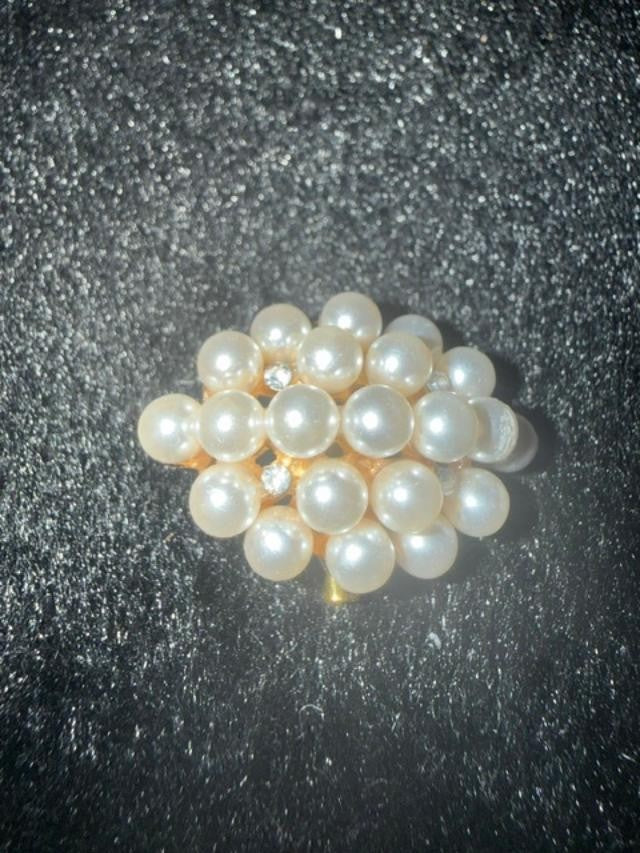 Faux Pearl Cluster Ring Gold Tone 1 Inch Statement Costume Jewelry