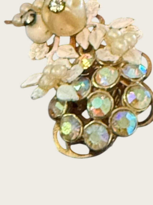 Vtg  Gold Tone Molded Faux Pearls Rhinestones Cluster Flower Pin Brooch MCM