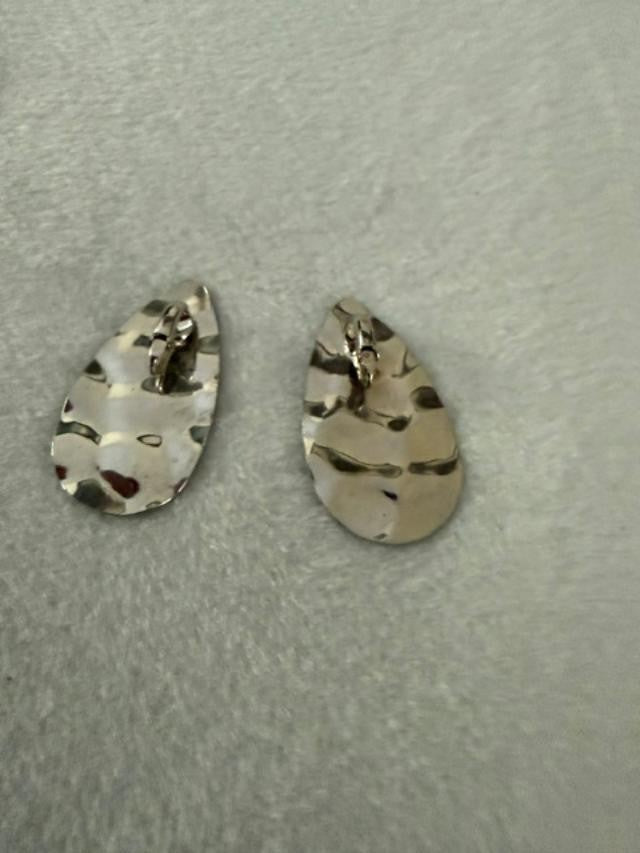 Vintage Silver Tone Hammered Teardrop Clip On Earrings Modernist