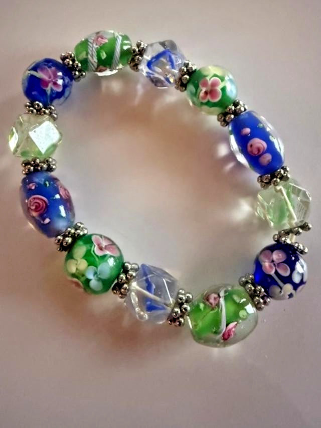 Wedding Cake Lampwork Glass Stretch Bracelet Blue Green Floral Beads