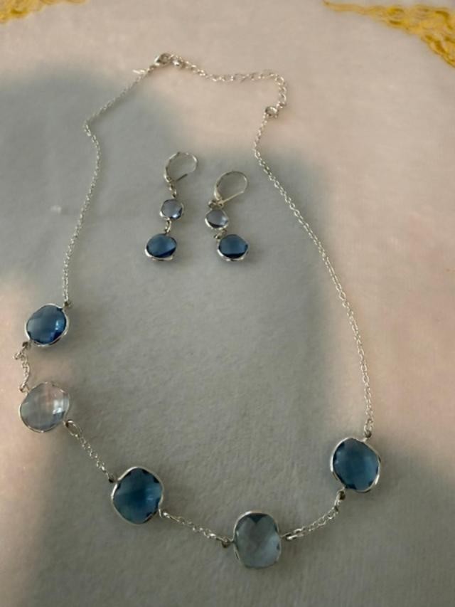 NRT Silver‑Tone Necklace 19” & Matching 1” Earrings – Fashion Jewelry Set