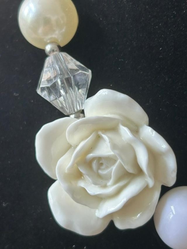 Ivory Rose Faux Pearl Clear Faceted Bead Statement Necklace 19"