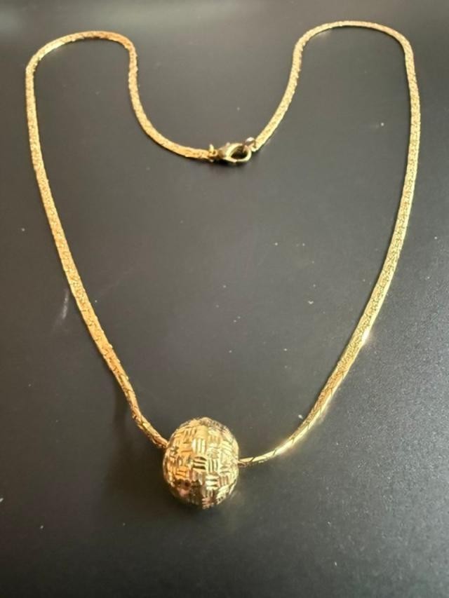 Gold Tone Textured Ball Bead Pendant Flat Chain Necklace 24 Inch