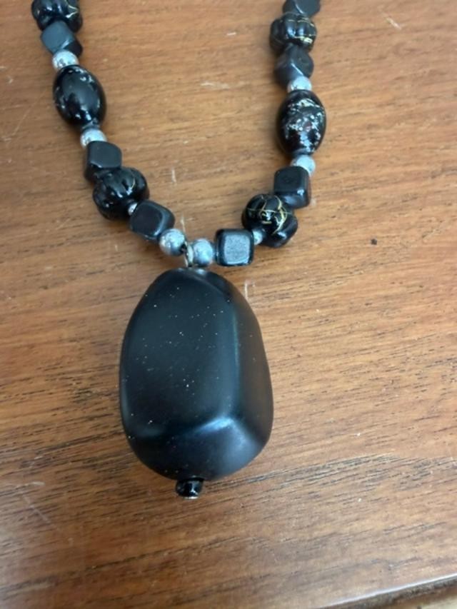 Black Bead Pendant Necklace Earrings Set 16" with silver accents.