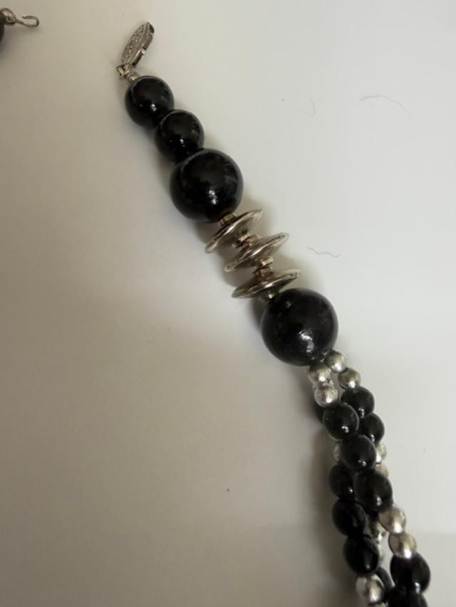 Vintage chunky silver & Black Bead 3 Strd Necklace 22 inches