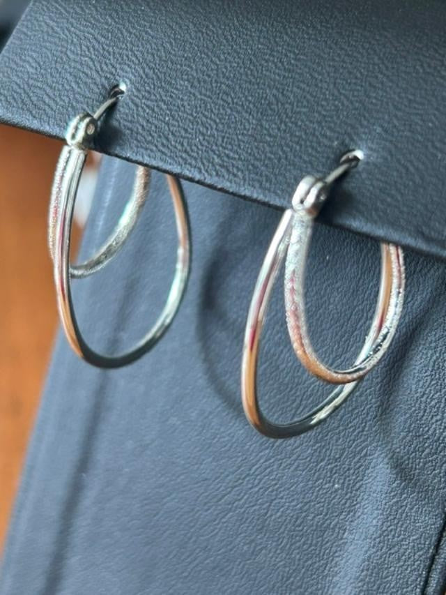 Silver Tone Double Oval Hoop Earrings Polished Textured Hinged Snap Back