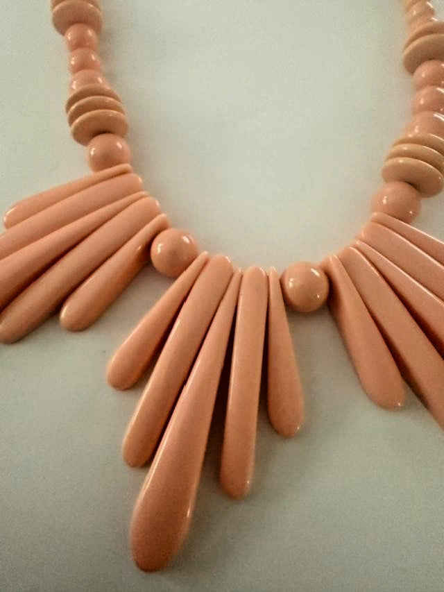 Peach Pink Faux Coral Plastic Beaded Fringe Bib Necklace 19 in