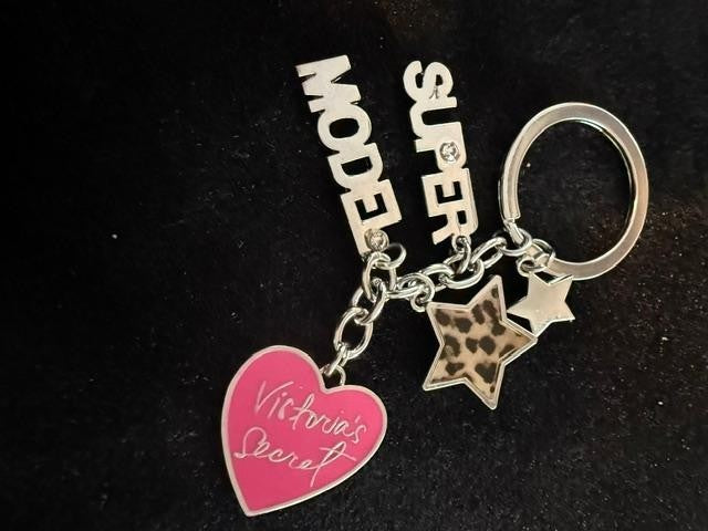 Victoria’s Secret Heart Supermodel Glam Girls Leopard Keyring Keychain