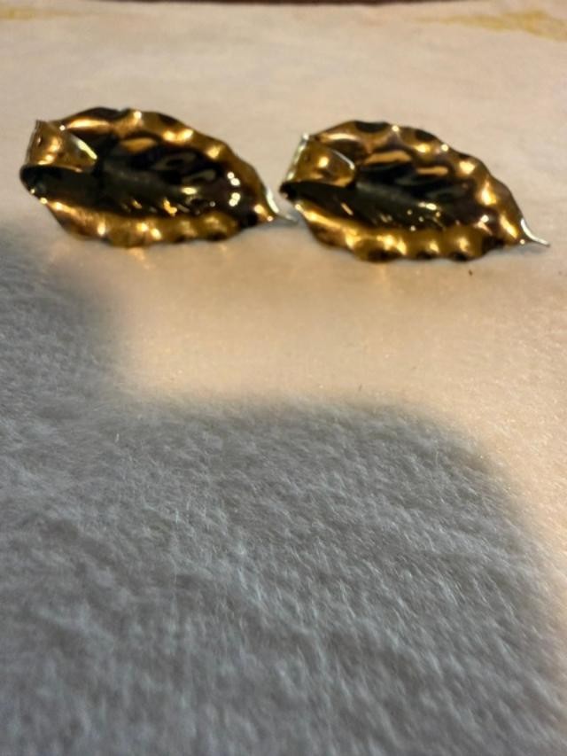 Vintage Gold Tone & Black meta lLeaf Clip On Earrings Modernist