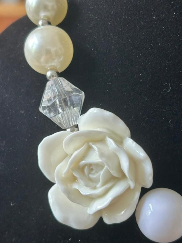 Ivory Rose Faux Pearl Clear Faceted Bead Statement Necklace 19"