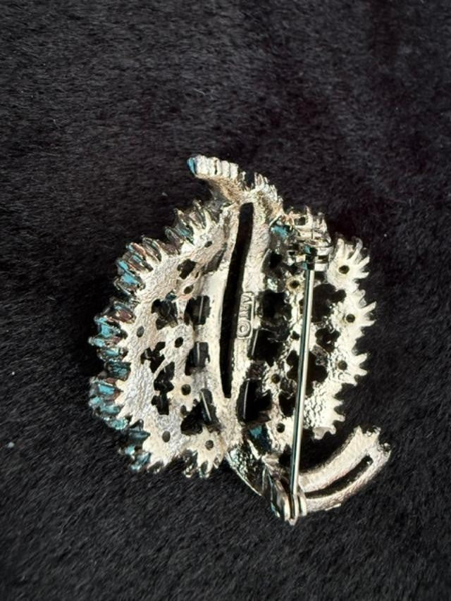 Vintage ART Aurora Borealis Rhinestone Brooch, 1950s