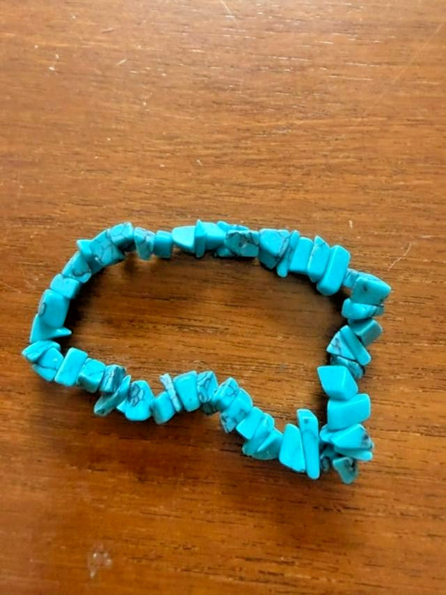 Turquoise Blue Stone Chip Stretch Bracelet Boho Southwestern Jewelry