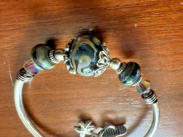 Handmade Artisan Lampwork Art Glass Bangle Bracelet Green Swirl Beads Leaf Charm