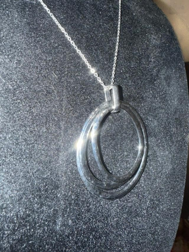 Silver Tone Concentric Open Circle Pendant Necklace Costume Jewelry